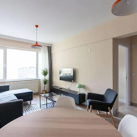 Апартаменты Modern & Newly Furnished 1br Flat W/ Balcony & Ac