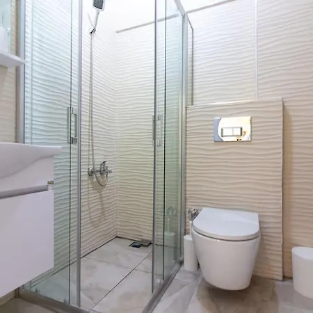 Modern & Newly Furnished 1br Flat W/ Balcony & Ac