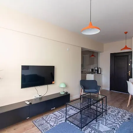Апартаменты Modern & Newly Furnished 1br Flat W/ Balcony & Ac Стамбул