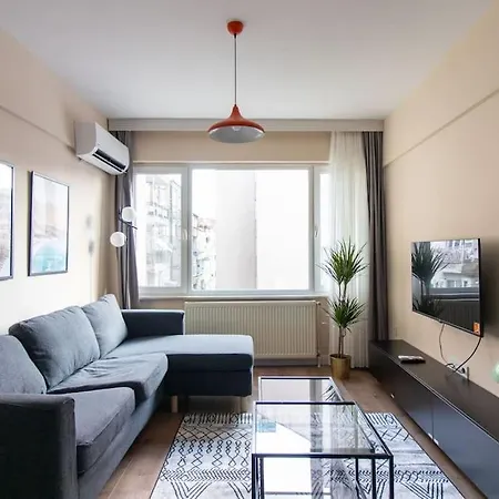 Modern & Newly Furnished 1br Flat W/ Balcony & Ac * Стамбул