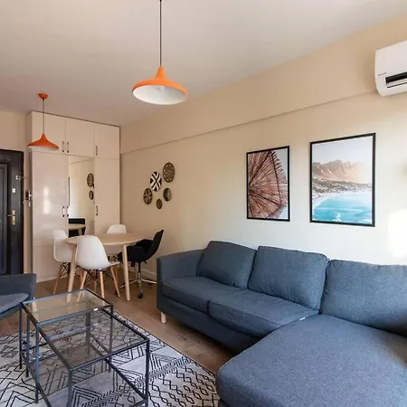 Апартаменты Modern & Newly Furnished 1br Flat W/ Balcony & Ac Стамбул